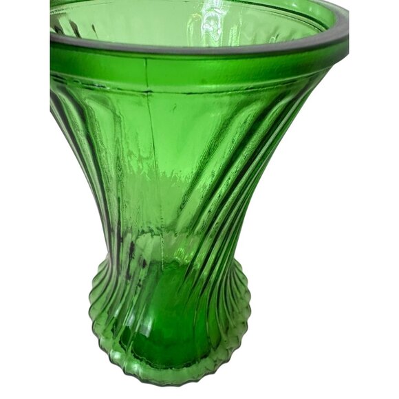 Green Hoosier Glass Twisted Pattern Vase 9" Tall Vintage Decorative Piece - Picture 3 of 5